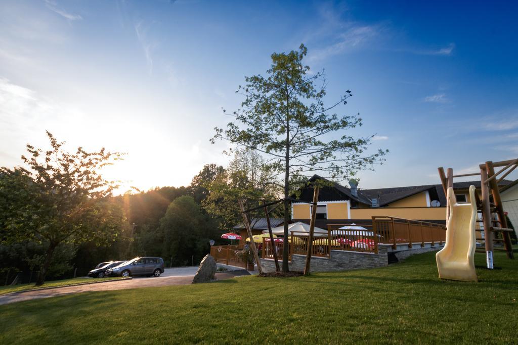 Gasthof-Pension Silvia Haibach ob der Donau Exterior photo